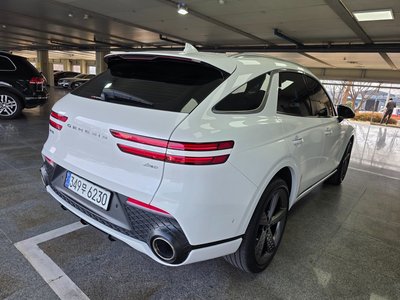 صورة 4 لـ 2021 Genesis GV70