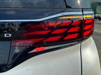2025 Toyota ALPHARD thumbnail 12