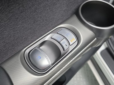 2022 Genesis GV60 — миниатюра 18