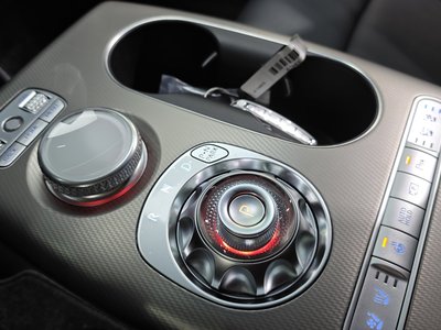 2022 Genesis GV60 photo 9