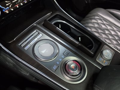 2022 Genesis GV80 thumbnail 12
