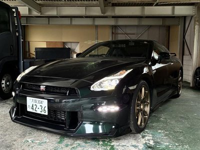 NISSAN GT-R - 1
