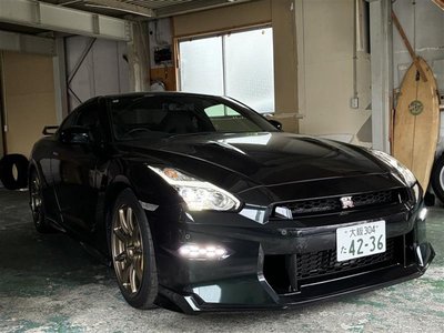 NISSAN GT-R - 4