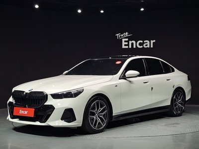 BMW 5 SERIES - 1