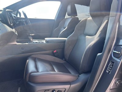 صورة 10 لـ 2023 Lexus RX