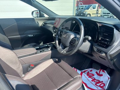 صورة 9 لـ 2023 Lexus RX