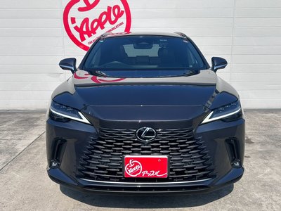 صورة 2 لـ 2023 Lexus RX