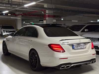 MERCEDES-BENZ E-CLASS - 3