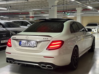 MERCEDES-BENZ E-CLASS - 2