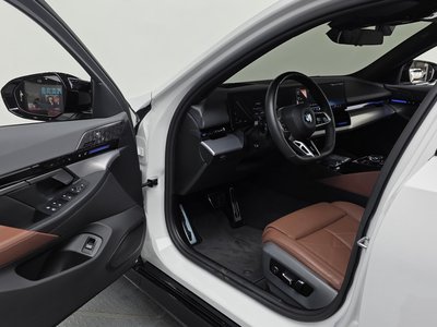 2024 BMW 5 SERIES 缩略图 13