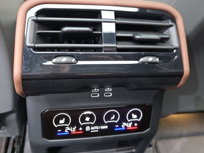 2024 BMW 5 SERIES 缩略图 24