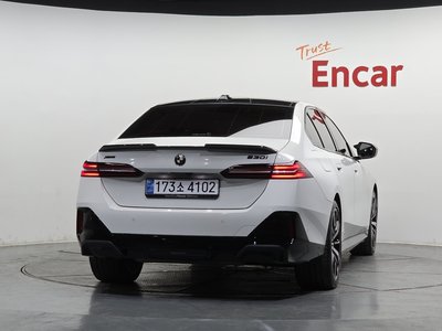BMW 5 SERIES - 4