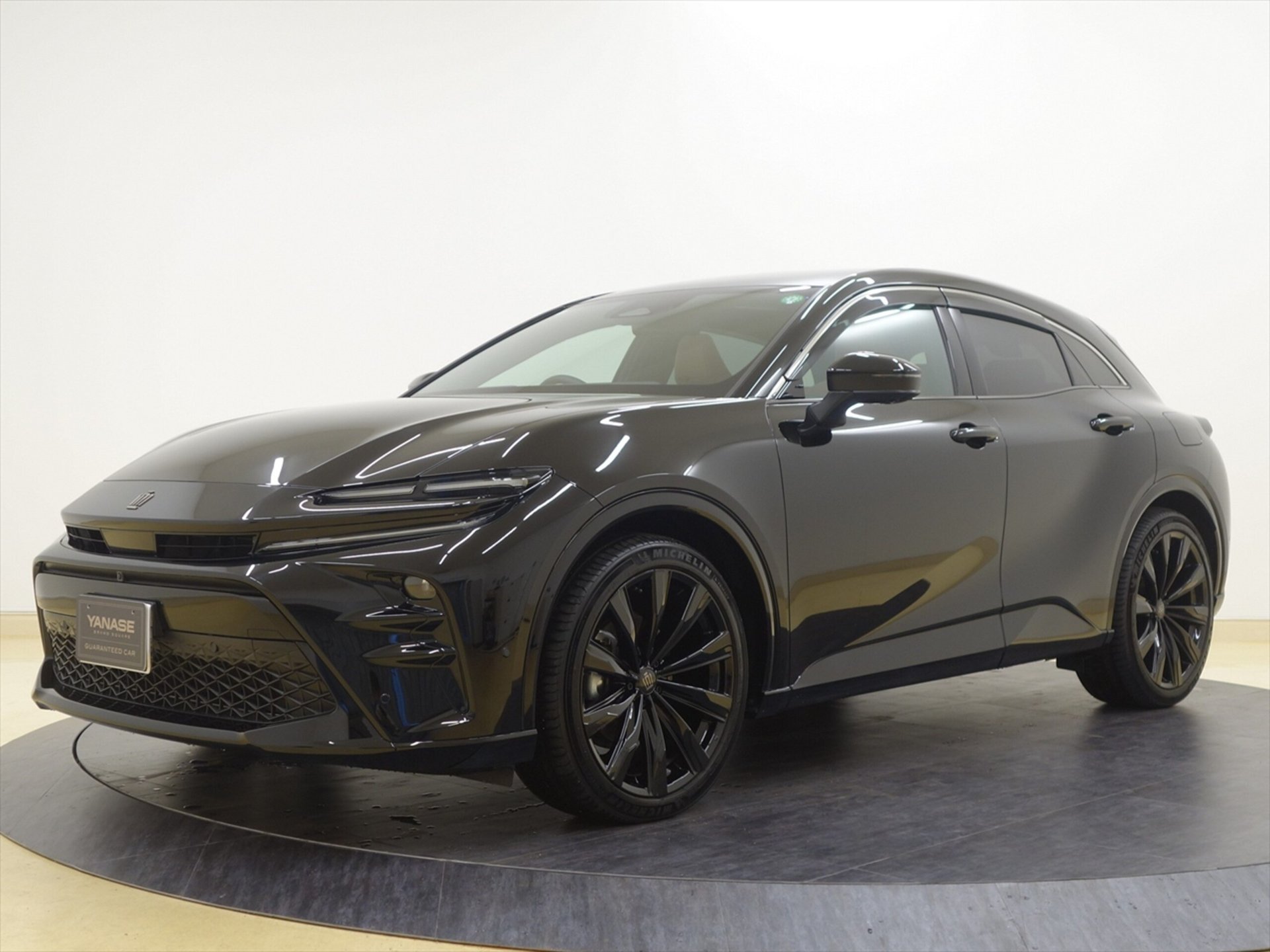 TOYOTA CROWN SPORT - View 1