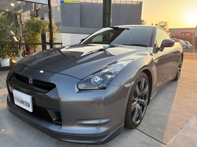 NISSAN GT-R - 1
