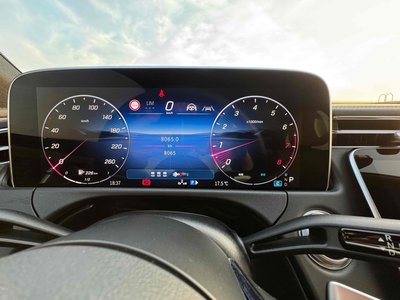 MERCEDES-BENZ E-CLASS - 8