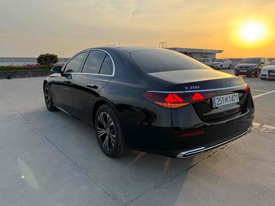 MERCEDES-BENZ E-CLASS - 4