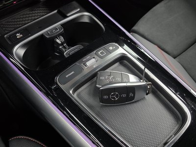 MERCEDES-BENZ EQA - 9