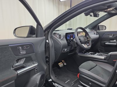 MERCEDES-BENZ EQA - 10