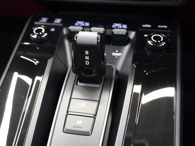 2025 Porsche 911 — миниатюра 30