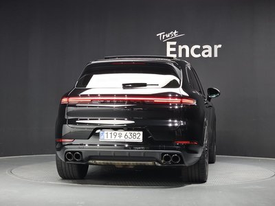 PORSCHE CAYENNE - 4