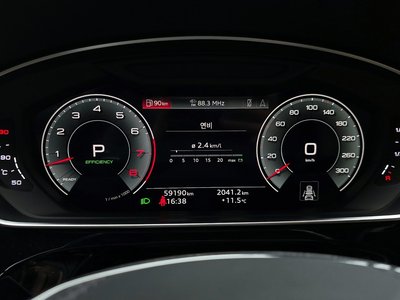 AUDI A8 - 8