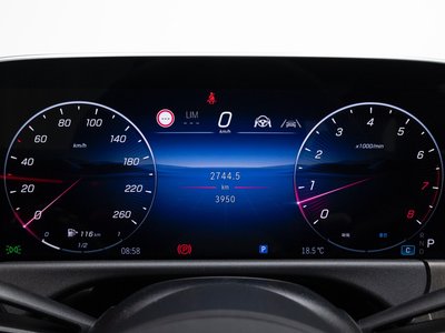 MERCEDES-BENZ E-CLASS - 8