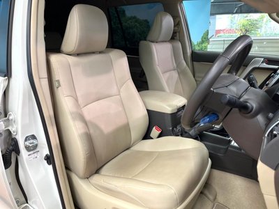 TOYOTA LAND CRUISER PRADO - 10