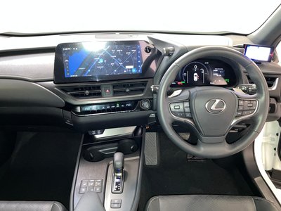 LEXUS UX - 4