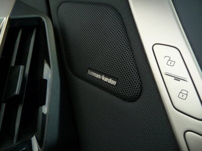 BMW IX 2022 thumbnail 16