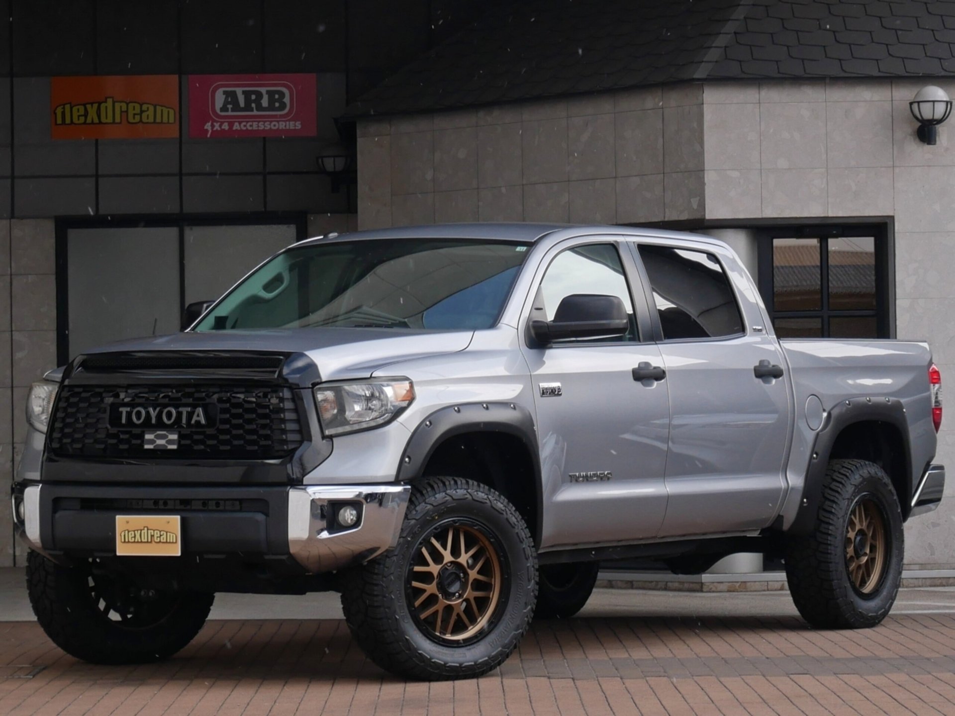 TOYOTA TUNDRA - View 1