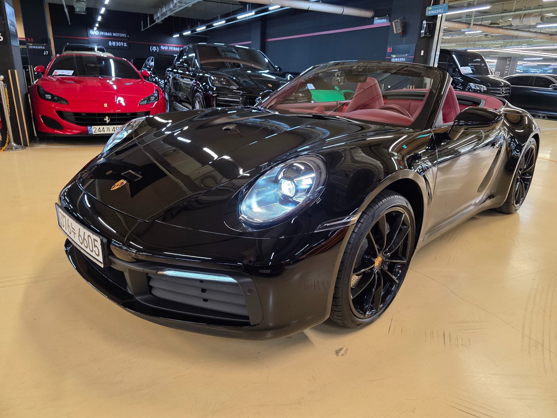 PORSCHE 911 - View 1