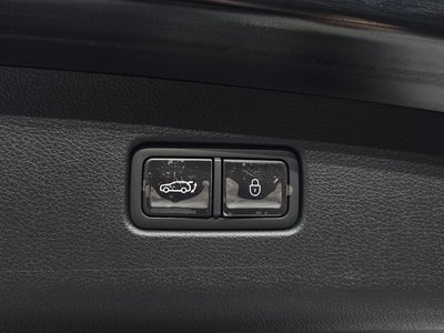 2024 Genesis GV70 thumbnail 35