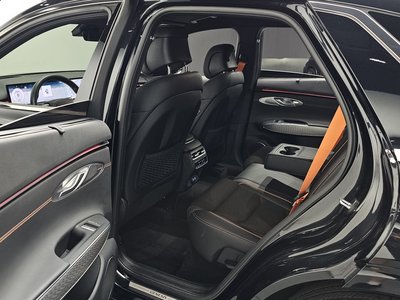 2024 Genesis GV70 thumbnail 18