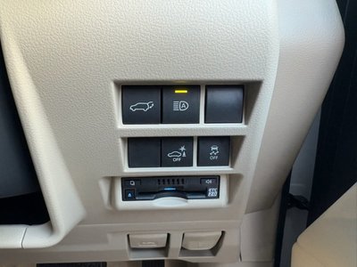 TOYOTA LAND CRUISER 300 - 10