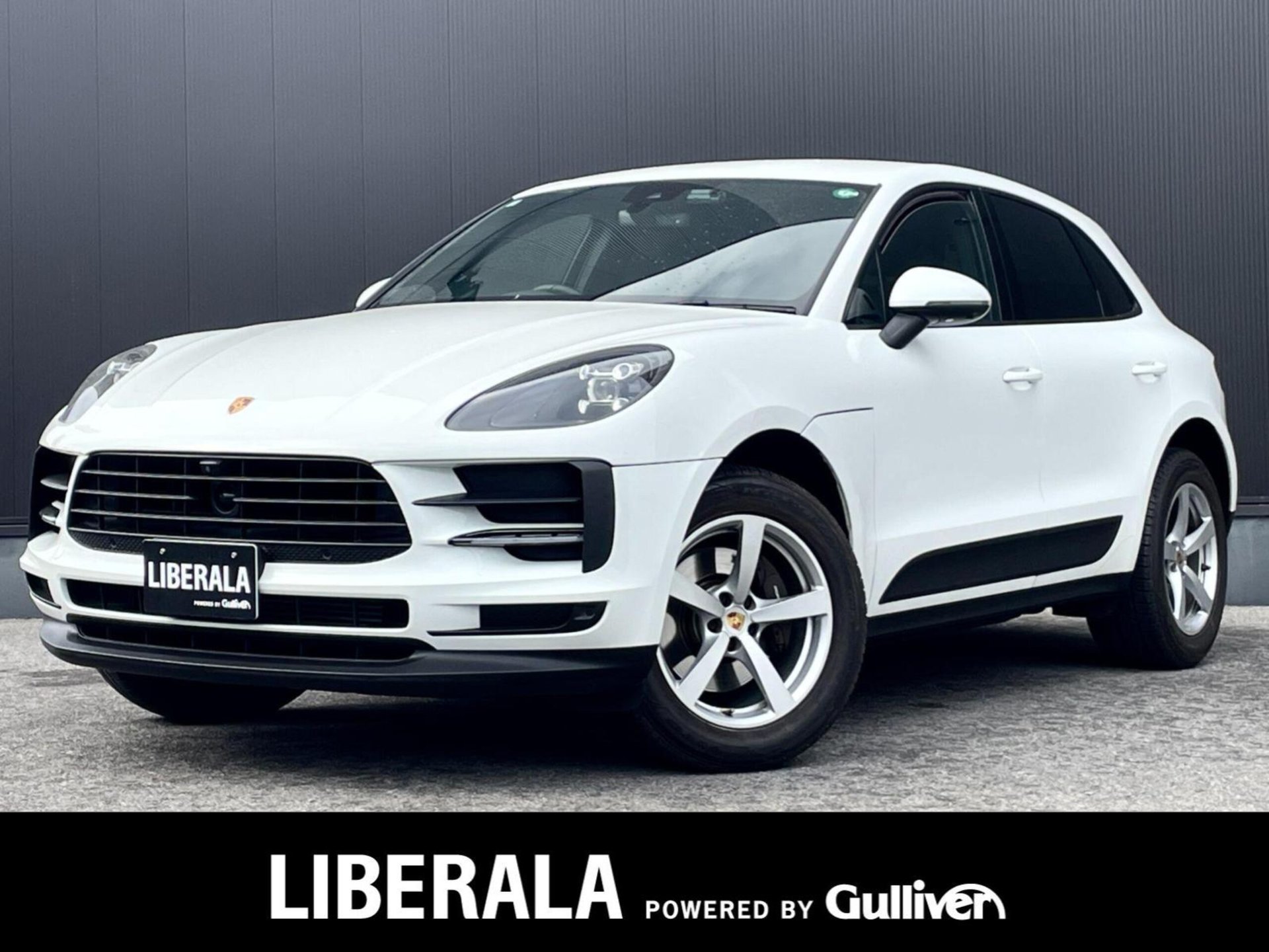 PORSCHE MACAN - View 1