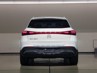 MERCEDES-BENZ EQA - 9