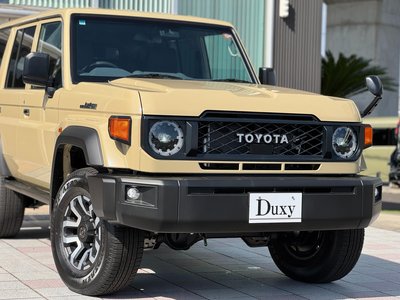 TOYOTA LAND CRUISER - 9