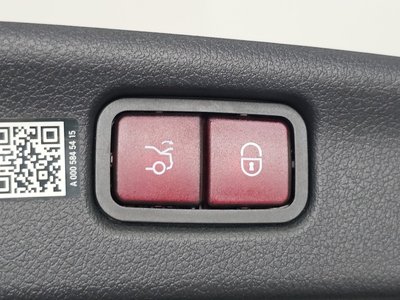 صورة مصغرة 32 لـ 2025 Mercedes-BENZ C-CLASS
