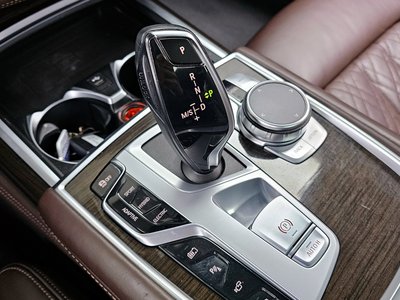 BMW 7 SERIES - 9