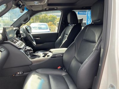 TOYOTA LAND CRUISER 300 - 7