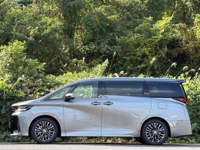 TOYOTA VELLFIRE - 4