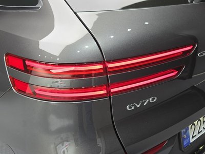 2024 Genesis GV70 photo 10