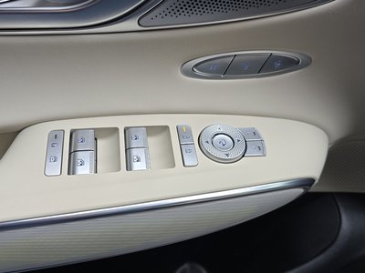صورة مصغرة 32 لـ 2024 Genesis GV70