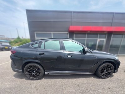 2021 BMW X6 photo 3