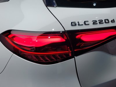 صورة 10 لـ 2023 Mercedes-BENZ GLC