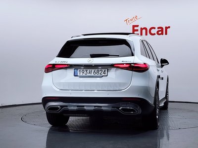 صورة 3 لـ 2023 Mercedes-BENZ GLC