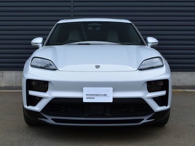 PORSCHE MACAN - 4