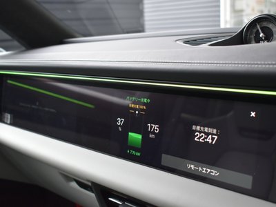 PORSCHE MACAN - 10