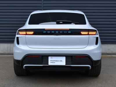 PORSCHE MACAN - 5