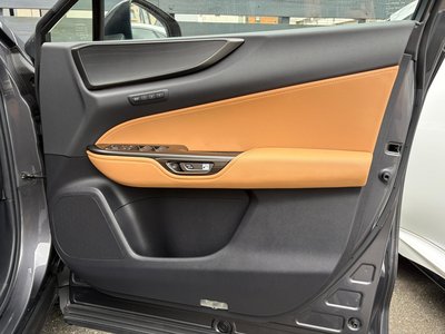 صورة مصغرة 35 لـ 2022 Lexus NX